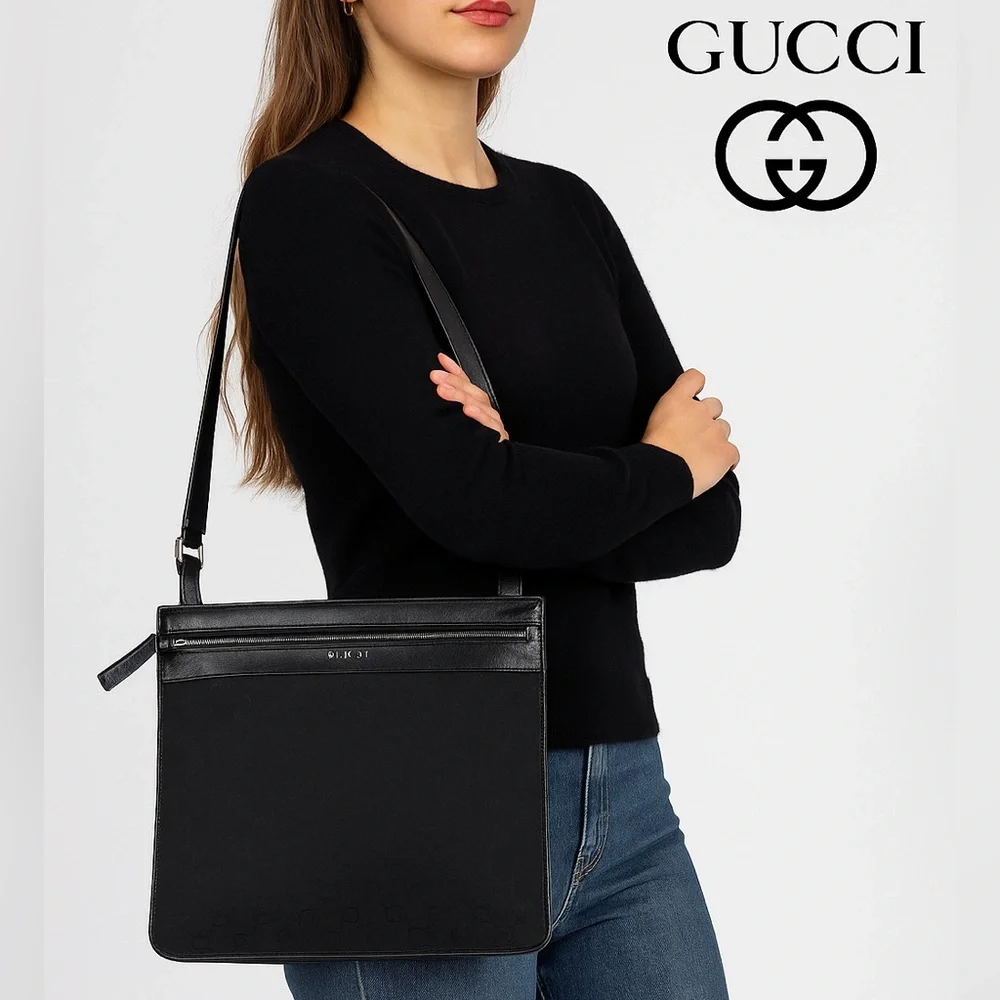 GUCCI GG Supreme Shoulder Nylon‎ Leather Trimmed Messenger 92560